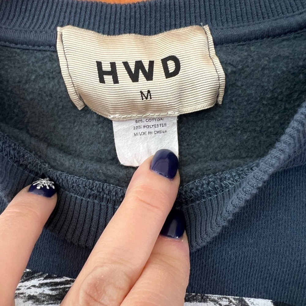 Half Way Dead CrewNeck SweatShirt SIZE:L - Picture 2 of 3